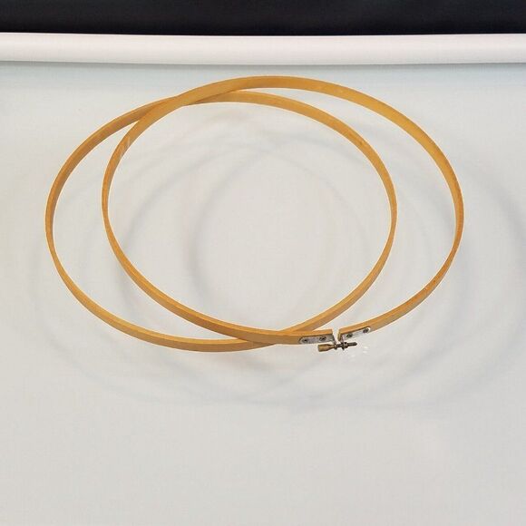 Vintage Wood Quilting Embroidery Cross Stitch Hoop Screw Wing Nut Closure 12" - Picture 2 of 5